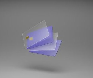 Råvarer som gull, olje, landbruksprodukter og industrimetaller gir muligheter til å diversifisere porteføljen din og sikre seg mot inflasjon, men de er også høyrisikoaktiva på grunn av prisvolatilitet, geopolitiske spenninger og sjokk mellom tilbud og etterspørsel. Nøkkelen er å investere med en klar strategi, en forståelse av de underliggende markedsdriverne, og kun med kapital som ikke kompromitterer din økonomiske stabilitet.