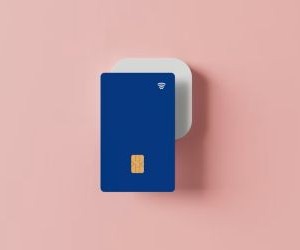 Forex tilbyr muligheter til å tjene på svingninger mellom globale valutaer i et svært likvid marked som handles 24 timer i døgnet, men det er også en høyrisikoarena på grunn av gearing, kraftig volatilitet og virkningen av makroøkonomiske nyheter. Nøkkelen er å handle med en klar strategi, streng risikostyring og kun med kapital du har råd til å tape uten å påvirke din økonomiske stabilitet.